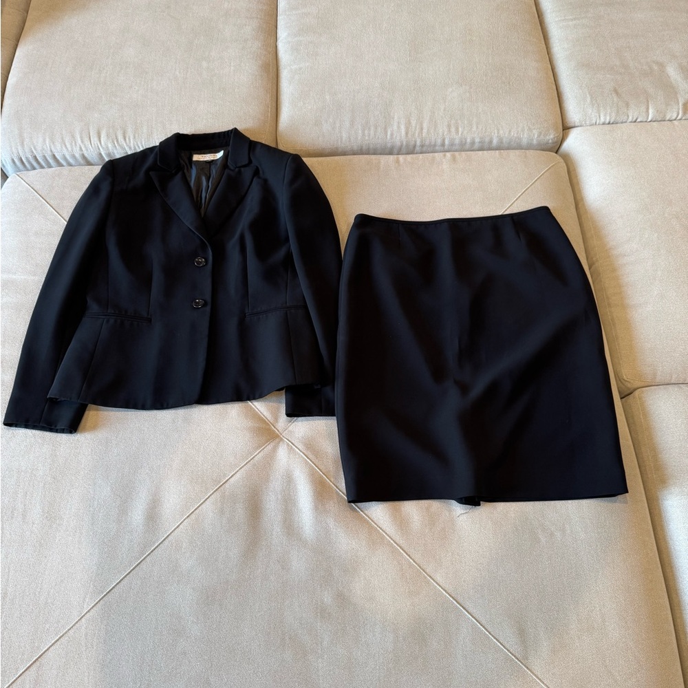 Elegant TAHARI Black Women's Skirt